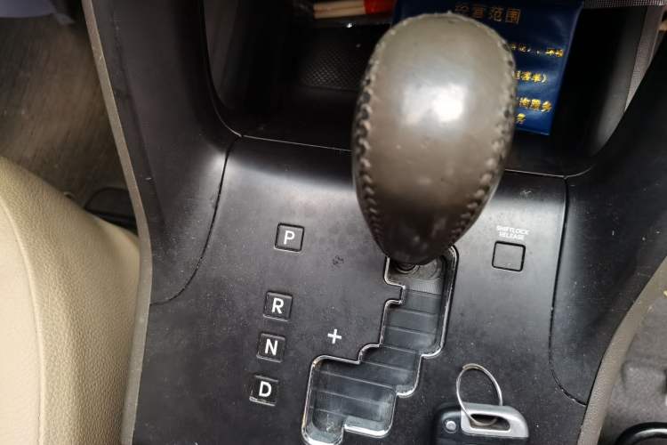 Used Hyundai ix35 2010 2.0L Automatic Two-Wheel Drive Elite Edition GLS Gear Lever