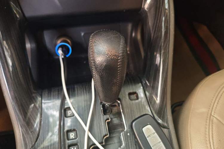 Used Hyundai ix35 2010 2.0L Automatic Two-Wheel Drive Elite Edition GLS Gear Lever