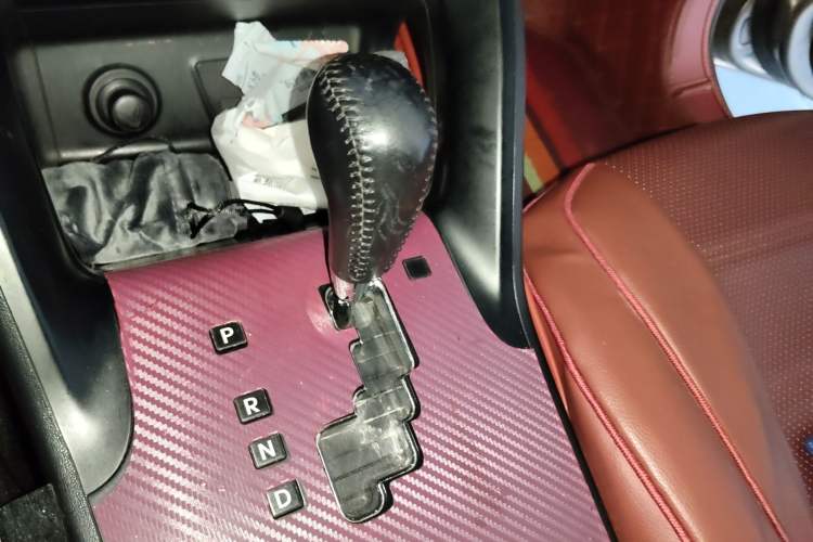 Used Hyundai ix35 2010 2.0L Automatic Two-Wheel Drive Elite Edition GLS Gear Lever