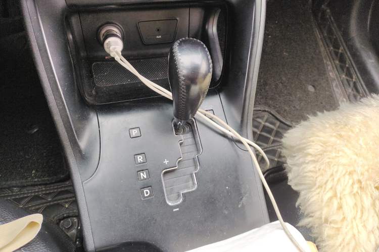 Used Hyundai ix35 2010 2.0L Automatic Two-Wheel Drive Elite Edition GLS Gear Lever
