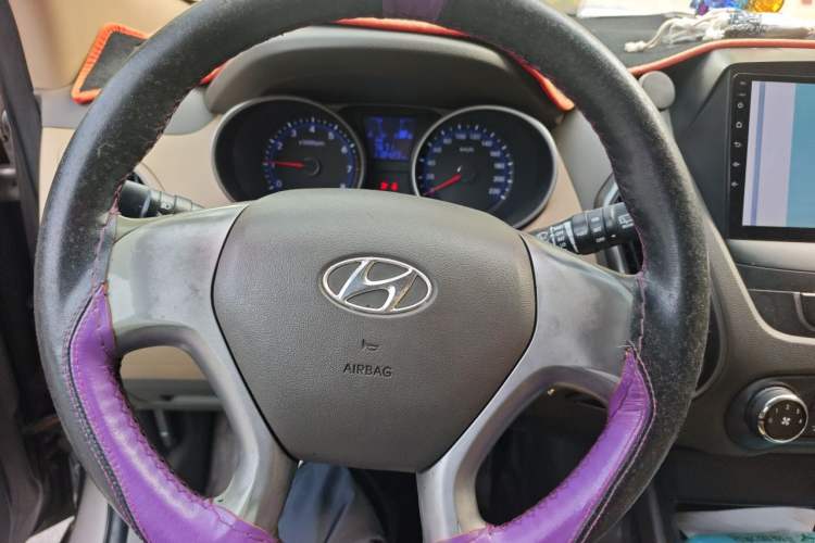 Used Hyundai ix35 2010 2.0L Manual Two-Wheel Drive New Edition GL Instrument Cluster