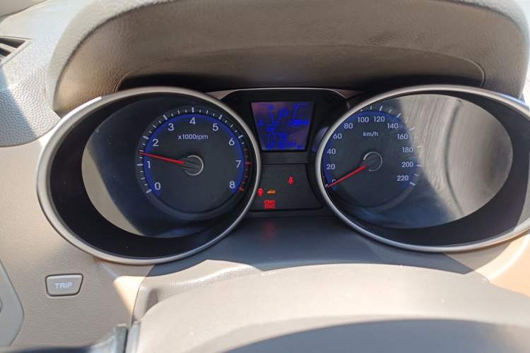 Used Hyundai ix35 2010 2.0L Automatic Two-Wheel Drive Elite Edition GLS Instrument Cluster