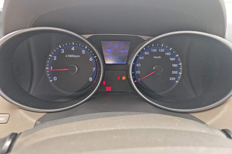Used Hyundai ix35 2010 2.0L Automatic Two-Wheel Drive New Edition GL Instrument Cluster