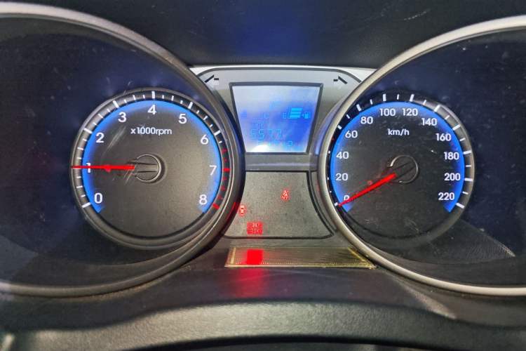 Used Hyundai ix35 2010 2.0L Automatic Two-Wheel Drive Elite Edition GLS Instrument Cluster