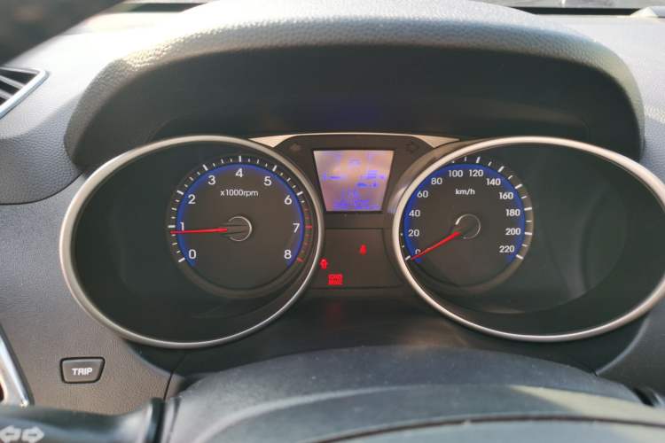 Used Hyundai ix35 2010 2.0L Automatic Two-Wheel Drive Elite Edition GLS Instrument Cluster