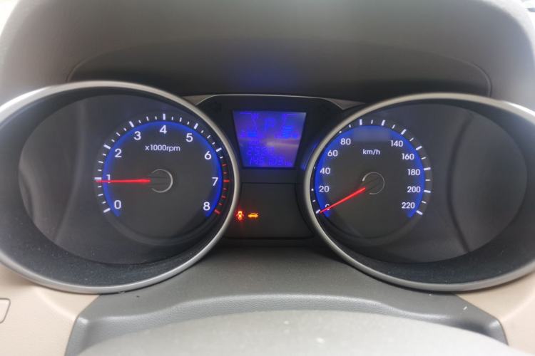 Used Hyundai ix35 2010 2.0L Automatic Two-Wheel Drive Elite Edition GLS Instrument Cluster