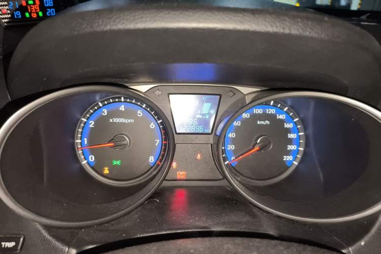 Used Hyundai ix35 2010 2.0L Automatic 4x4 Premium GLS Trim Instrument Cluster