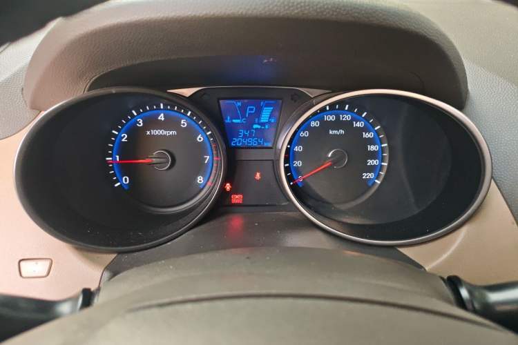 Used Hyundai ix35 2010 2.0L Automatic Two-Wheel Drive Elite Edition GLS Instrument Cluster