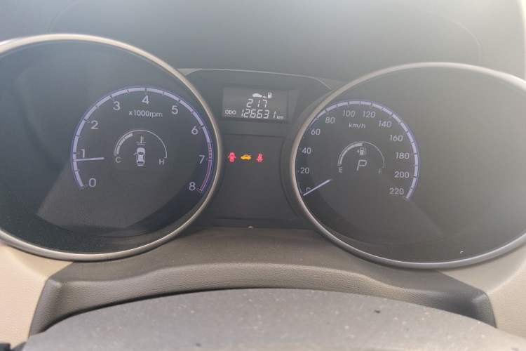 Used Hyundai ix35 2010 2.4L Automatic 4x4 GLS Navigation Edition Instrument Cluster