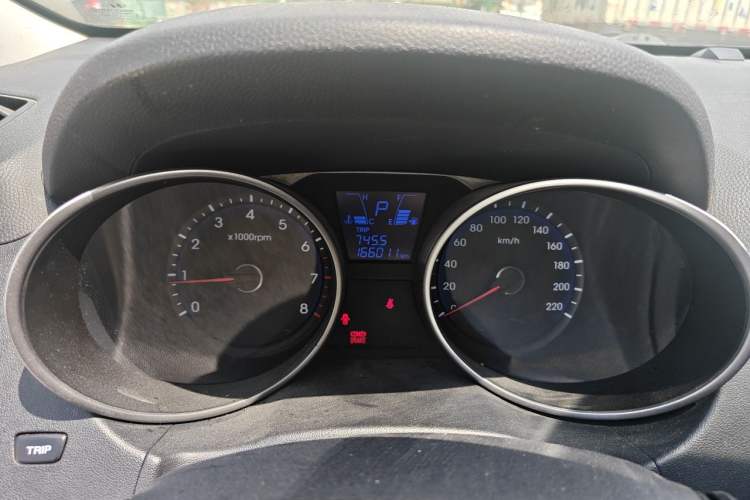 Used Hyundai ix35 2010 2.0L Automatic Two-Wheel Drive Elite Edition GLS Instrument Cluster