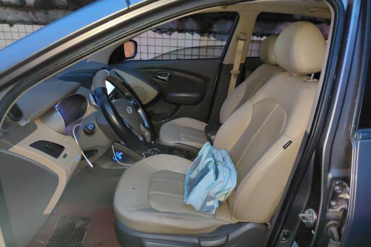 Used Hyundai ix35 2010 2.0L Automatic Two-Wheel Drive Elite Edition GLS Left Front Seat