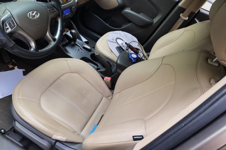 Used Hyundai ix35 2010 2.0L Automatic Two-Wheel Drive Elite Edition GLS Left Front Seat