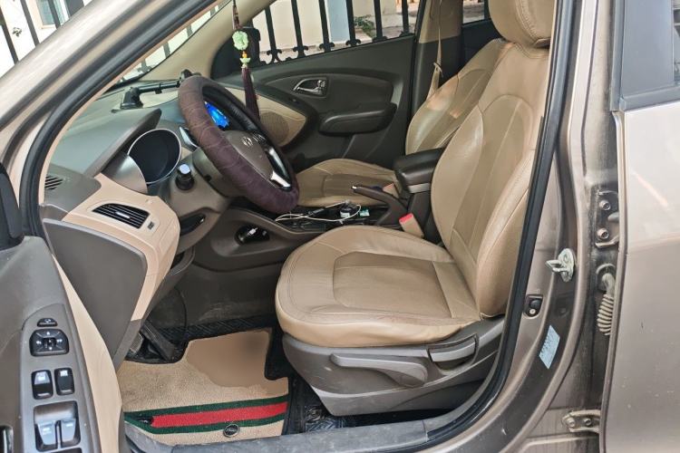 Used Hyundai ix35 2010 2.0L Automatic Two-Wheel Drive Elite Edition GLS Left Front Seat