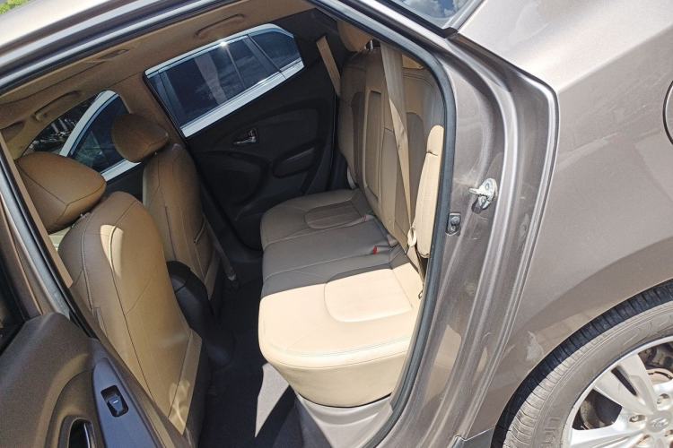 Used Hyundai ix35 2010 2.0L Automatic Two-Wheel Drive Elite Edition GLS Left Rear Seat