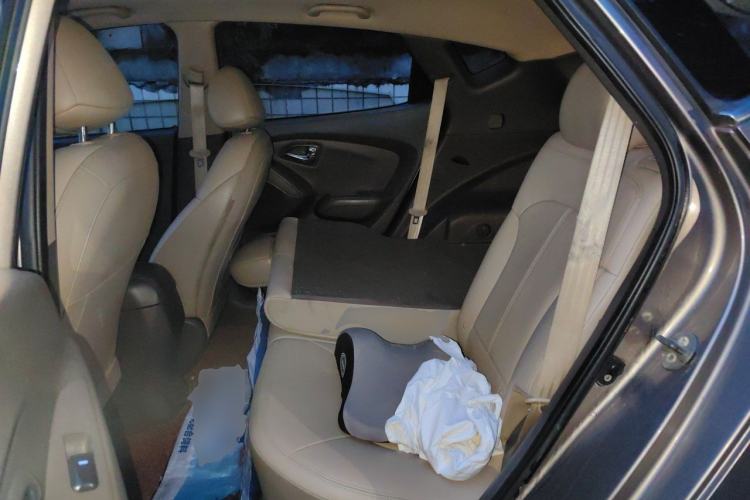 Used Hyundai ix35 2010 2.0L Automatic Two-Wheel Drive Elite Edition GLS Left Rear Seat