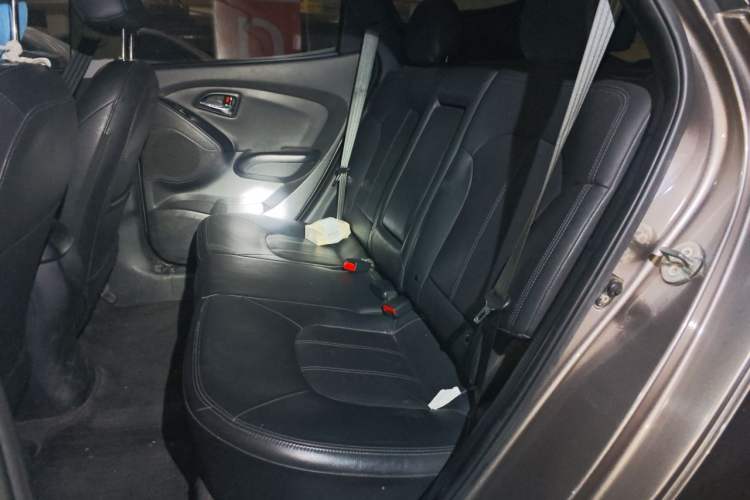 Used Hyundai ix35 2010 2.0L Automatic Two-Wheel Drive Elite Edition GLS Left Rear Seat