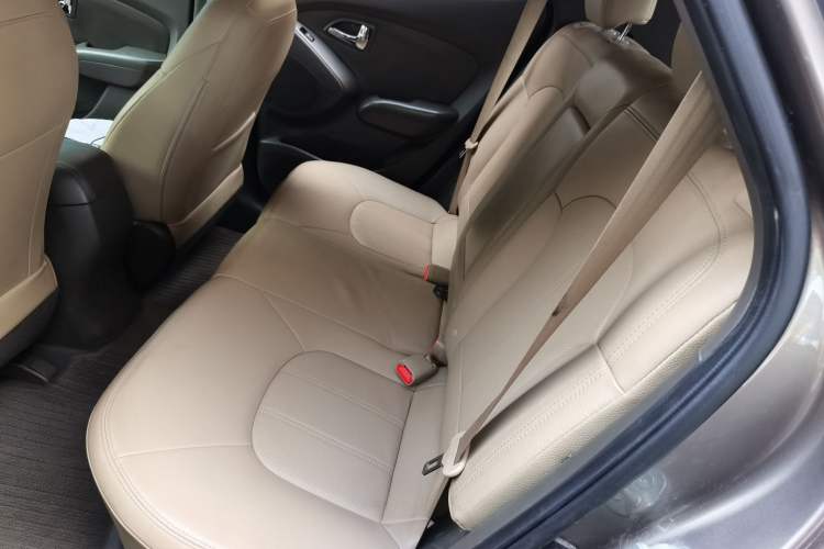Used Hyundai ix35 2010 2.0L Automatic Two-Wheel Drive Elite Edition GLS Left Rear Seat
