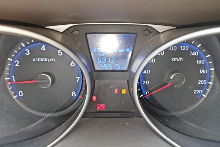 Used Hyundai ix35 2010 2.0L Automatic Two-Wheel Drive New Edition GL Odometer Close Up