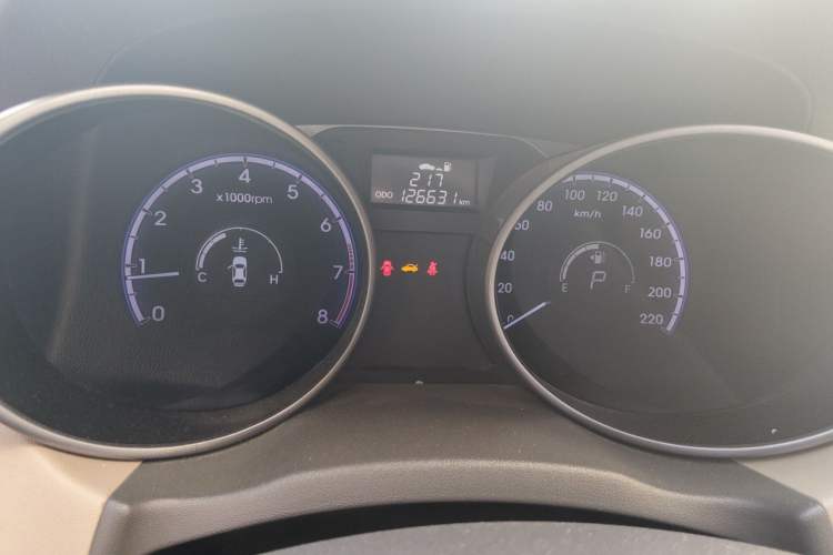 Used Hyundai ix35 2010 2.4L Automatic 4x4 GLS Navigation Edition Odometer Close Up