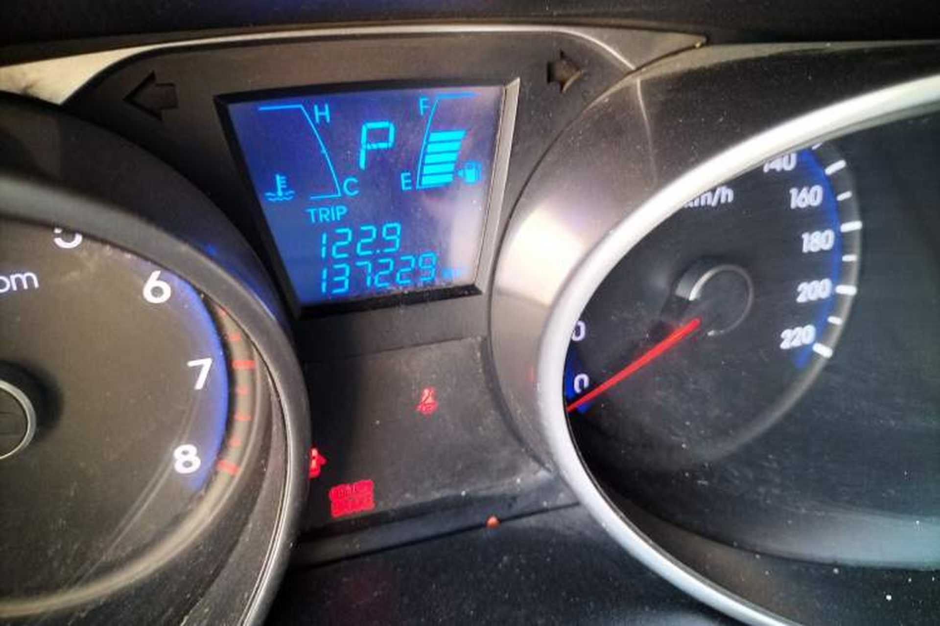 Used Hyundai ix35 2010 2.0L Automatic Two-Wheel Drive Elite Edition GLS Odometer Close Up