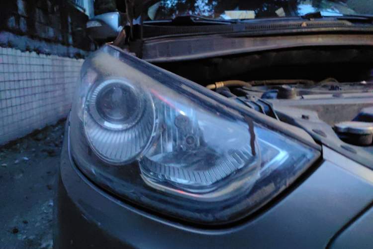 Used Hyundai ix35 2010 2.0L Automatic Two-Wheel Drive Elite Edition GLS Right Front Headlight