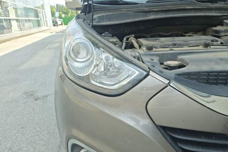 Used Hyundai ix35 2010 2.0L Automatic Two-Wheel Drive New Edition GL Right Front Headlight