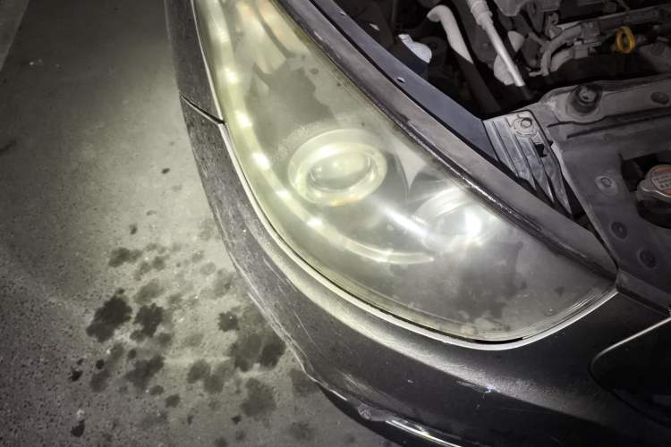 Used Hyundai ix35 2010 2.0L Automatic 4x4 Premium GLS Trim Right Front Headlight