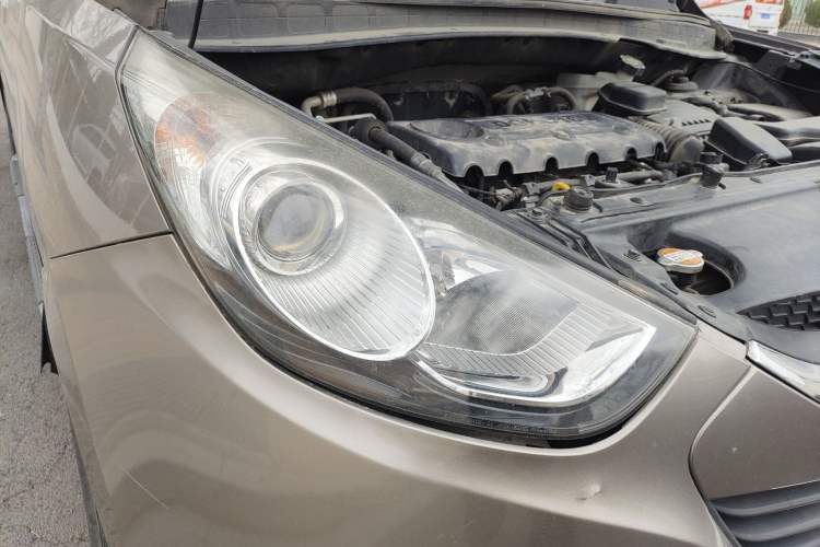 Used Hyundai ix35 2010 2.0L Automatic Two-Wheel Drive Elite Edition GLS Right Front Headlight
