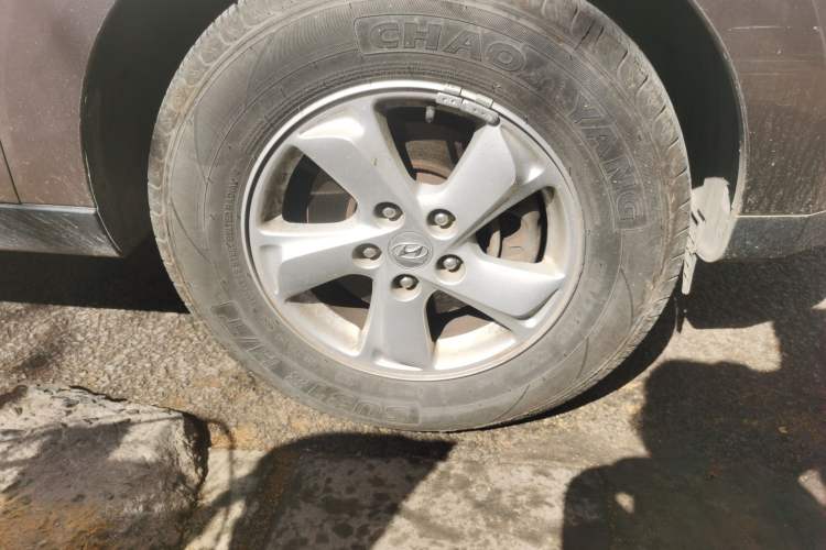 Used Hyundai ix35 2010 2.0L Automatic Two-Wheel Drive New Edition GL Right Front Wheel Hub