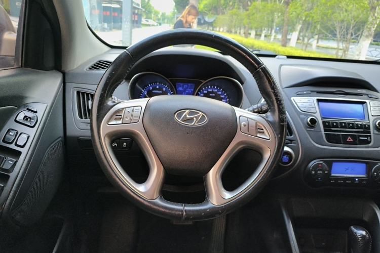 Used Hyundai ix35 2010 2.0L Automatic Two-Wheel Drive Elite Edition GLS Steering Wheel