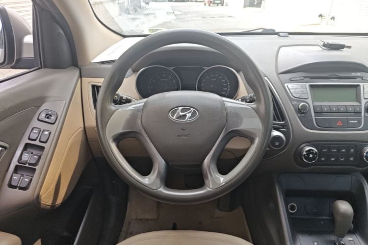 Used Hyundai ix35 2010 2.0L Automatic Two-Wheel Drive New Edition GL Steering Wheel