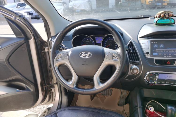 Used Hyundai ix35 2010 2.0L Automatic Two-Wheel Drive Elite Edition GLS Steering Wheel