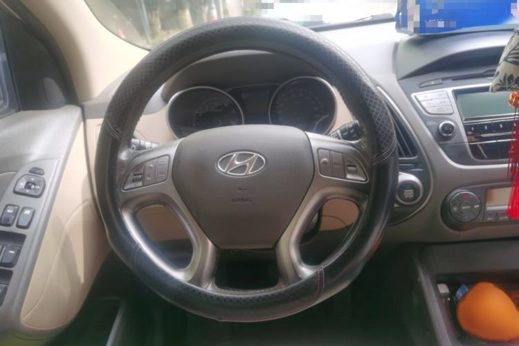 Used Hyundai ix35 2010 2.0L Automatic Two-Wheel Drive Elite Edition GLS Steering Wheel