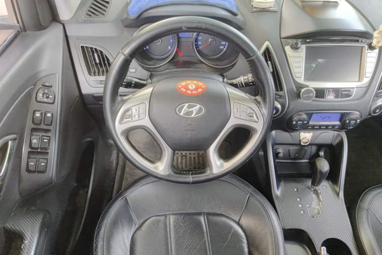 Used Hyundai ix35 2010 2.0L Automatic 4x4 Premium GLS Trim Steering Wheel