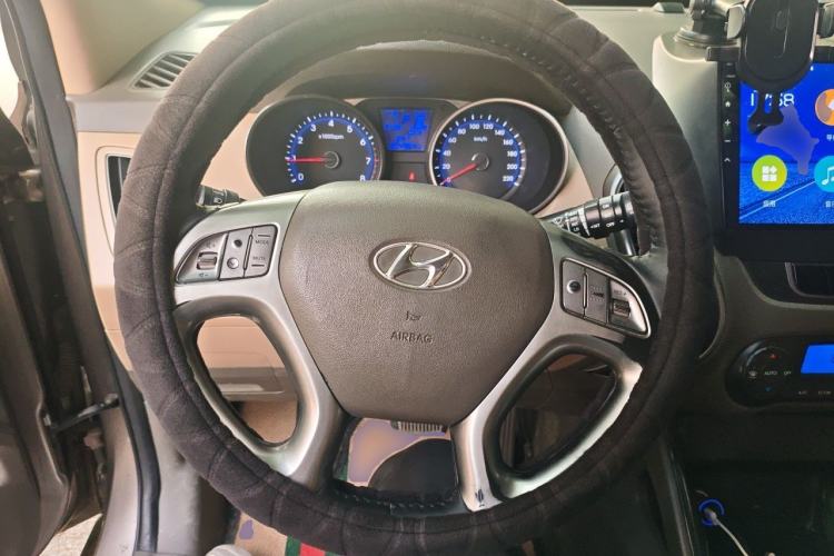 Used Hyundai ix35 2010 2.0L Automatic Two-Wheel Drive Elite Edition GLS Steering Wheel