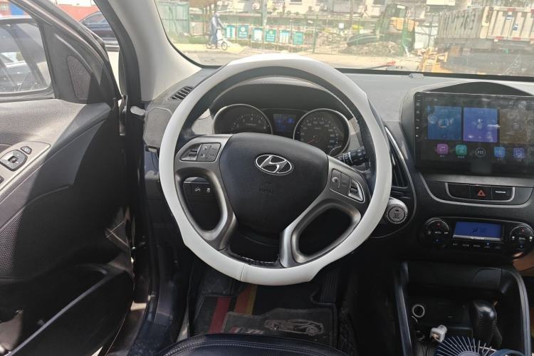 Used Hyundai ix35 2010 2.0L Automatic Two-Wheel Drive Elite Edition GLS Steering Wheel