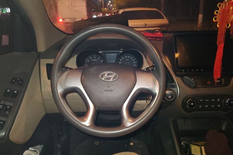 Used Hyundai ix35 2010 2.0L Automatic Two-Wheel Drive New Edition GL Steering Wheel