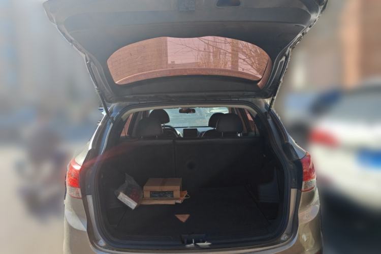Used Hyundai ix35 2010 2.0L Automatic Two-Wheel Drive Elite Edition GLS Trunk