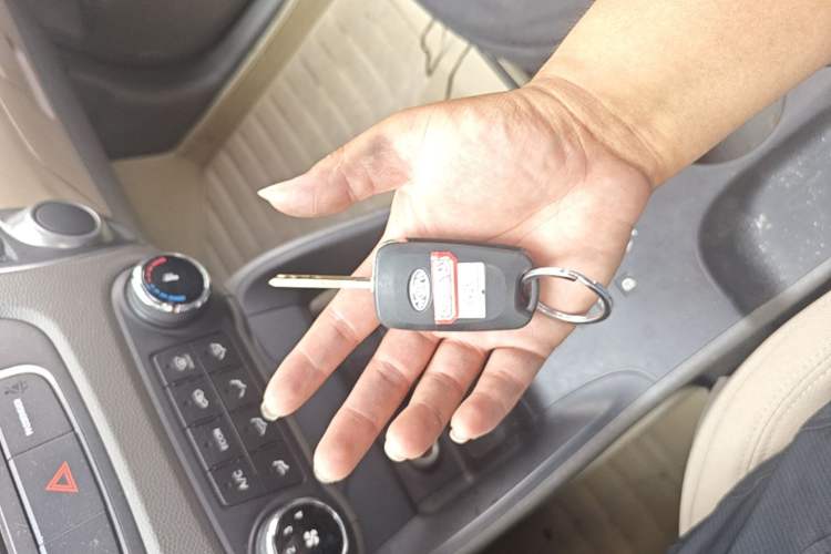Used Hyundai ix35 2010 2.0L Automatic Two-Wheel Drive New Edition GL Vehicle Key