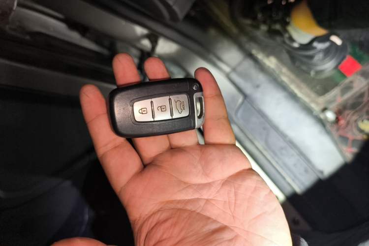 Used Hyundai ix35 2010 2.0L Automatic 4x4 Premium GLS Trim Vehicle Key