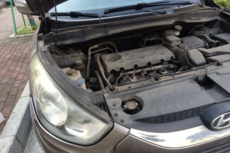 Used Hyundai ix35 2010 2.4L Automatic 2WD Prestige GLS Trim Engine Bay Right