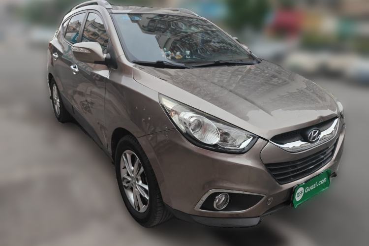 Used Hyundai ix35 2010 2.0L Automatic Two-Wheel Drive Elite Edition GLS Front Right 45 Deg