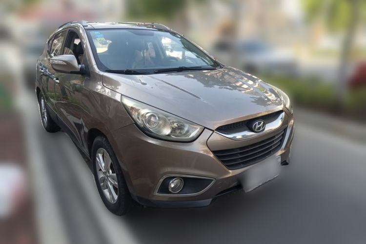 Used Hyundai ix35 2010 2.4L Automatic 2WD Prestige GLS Trim Front Right 45 Deg