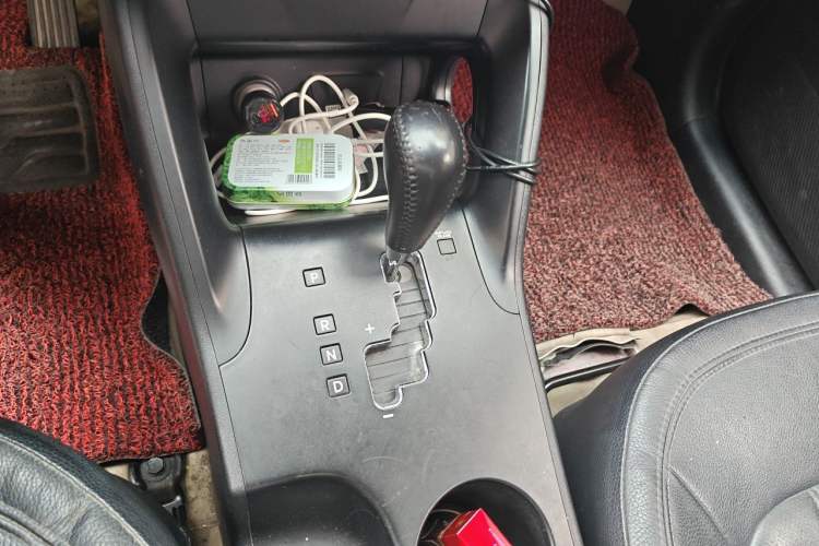 Used Hyundai ix35 2010 2.0L Automatic Two-Wheel Drive Elite Edition GLS Gear Lever