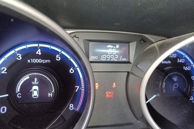 Used Hyundai ix35 2010 2.4L Automatic 2WD Prestige GLS Trim Odometer Close Up