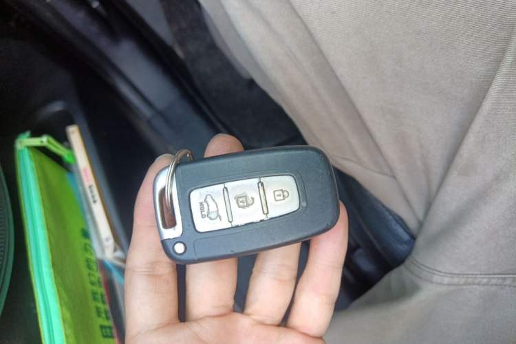 Used Hyundai ix35 2010 2.4L Automatic 2WD Prestige GLS Trim Vehicle Key