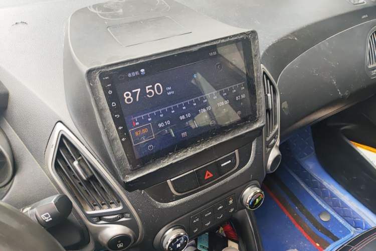 Used Hyundai ix35 2010 2.0L Automatic Two-Wheel Drive New Edition GL Audio And AC Panel
