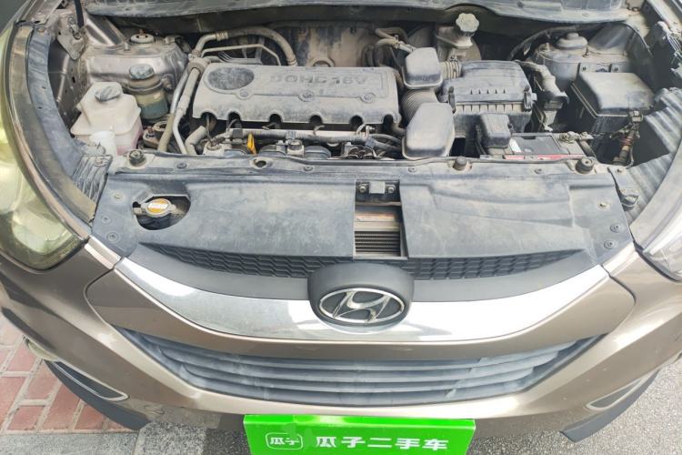 Used Hyundai ix35 2010 2.0L Automatic Two-Wheel Drive New Edition GL Engine Bay