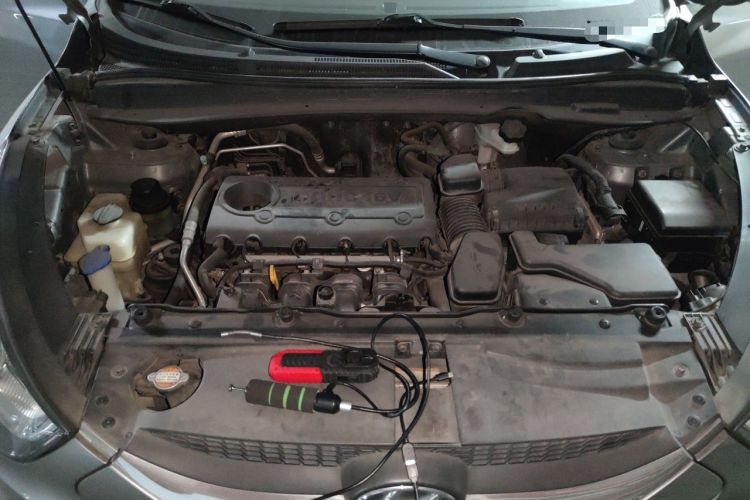 Used Hyundai ix35 2010 2.0L Automatic Two-Wheel Drive Elite Edition GLS Engine Bay