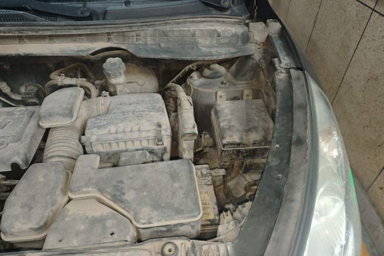 Used Hyundai ix35 2010 2.0L Automatic Two-Wheel Drive Elite Edition GLS Engine Bay Left